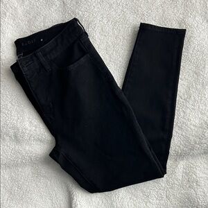 Black American Eagle high rise Skinny Jeans, size 8 Short